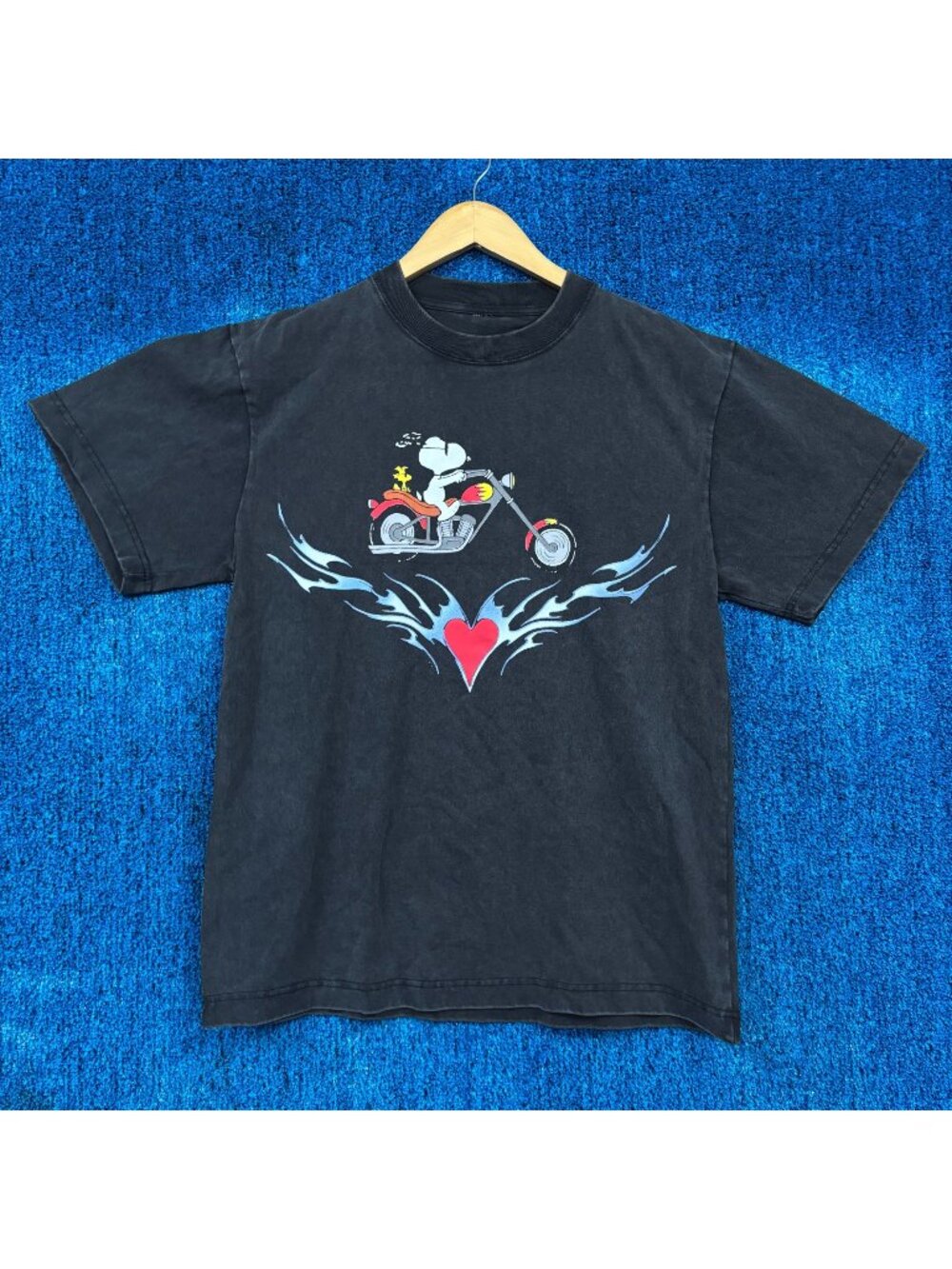 Peanuts Snoopy Cartoon T-Shirt Size Small